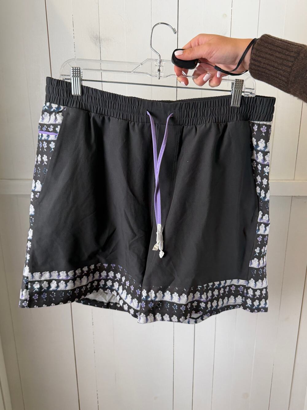 Lululemon Men’s Gray Purple Athletic Shorts XL Polyester